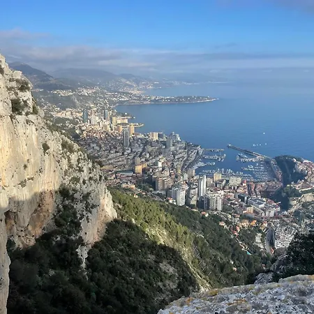 La Shangri La - 8 People - Sea And Mountain View -
